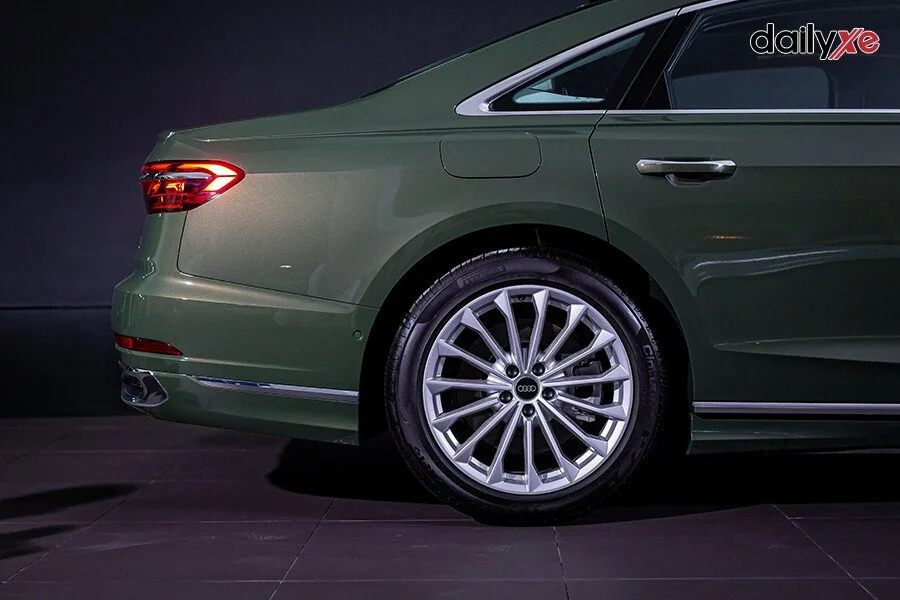 ngoai-that-audi-a8-03-304828j