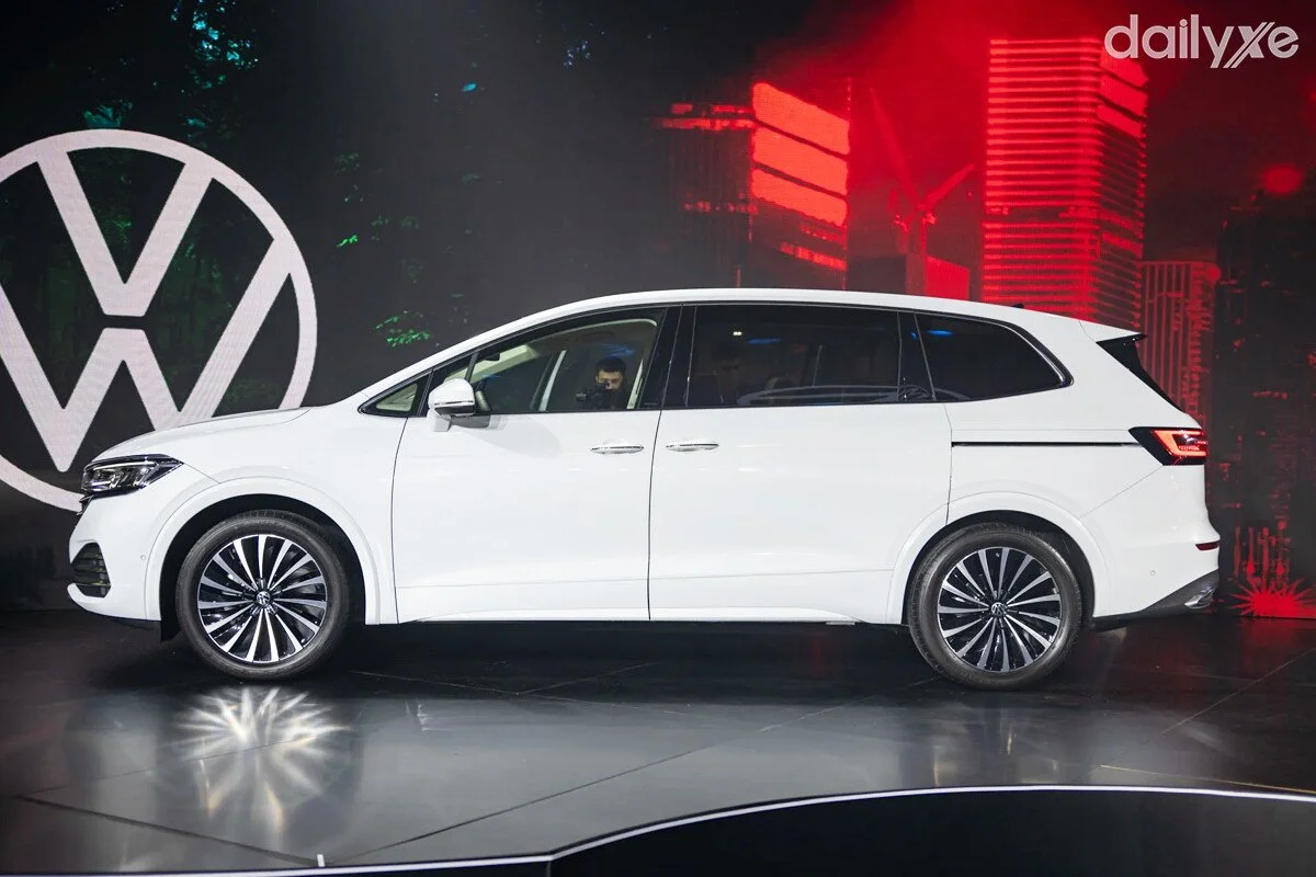 ngoai-that-volkswagen-viloran-banner-06-325386j