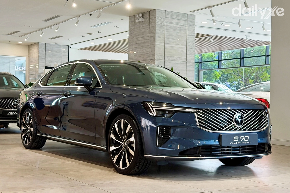 volvo-s90-t8-recharge-05-345637j