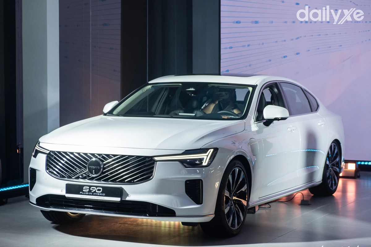 volvo-s90-t8-recharge-09-345635j